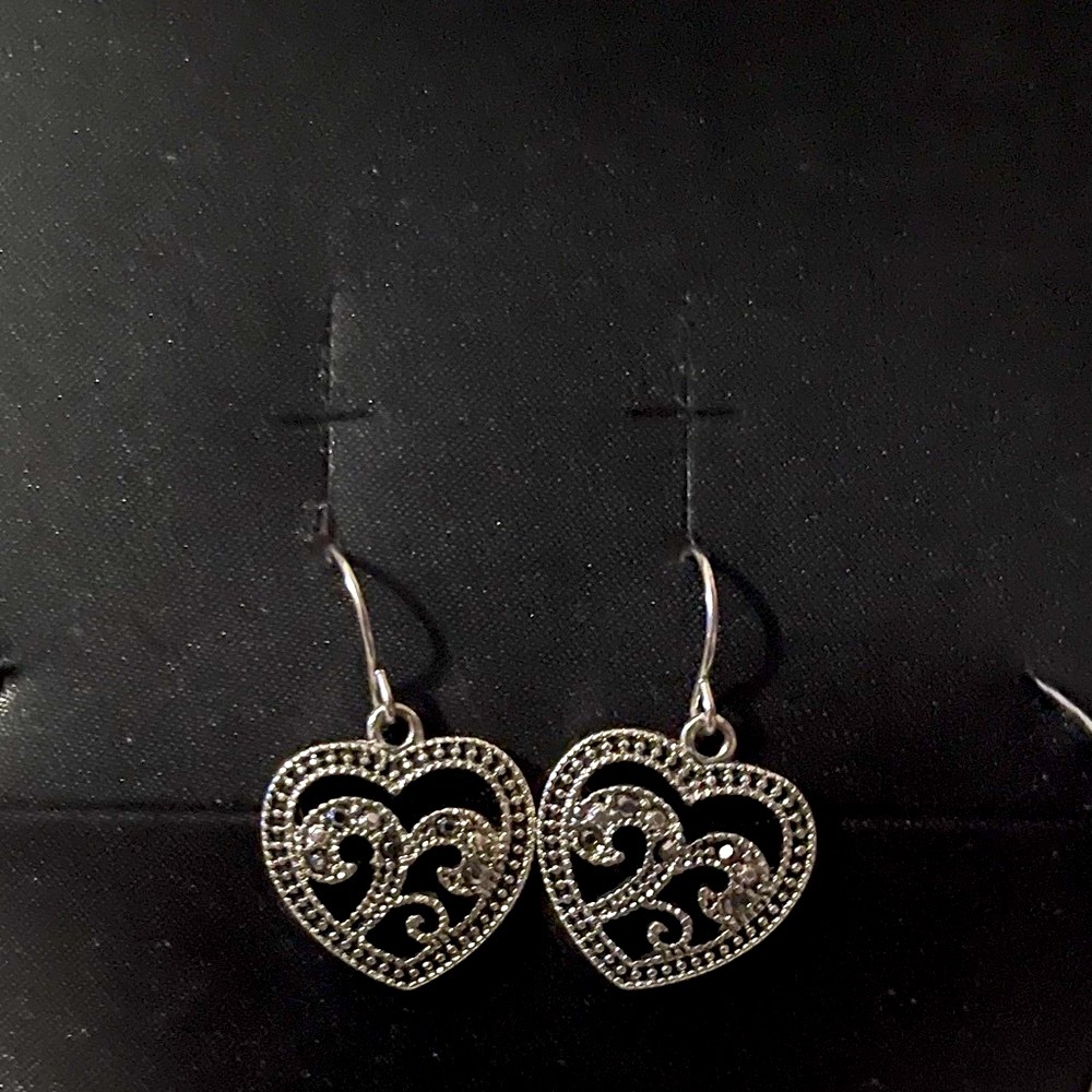 Vintage Gorgeous heart earrings